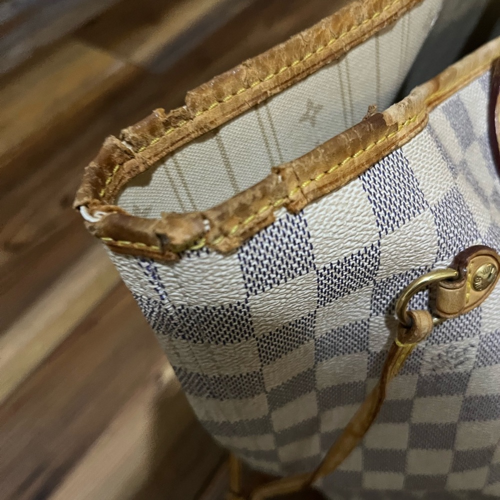 Louis Vuitton Neverfull MM in Damier Azur - Picture 9 of 13